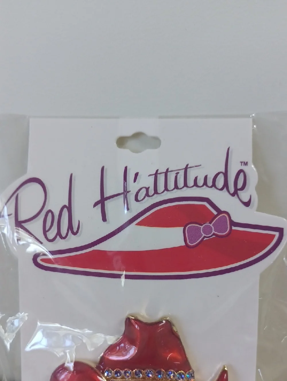 New In Pkg Red H'attitude Cowboy Hat Pin With Rhinestones and 18k Gold Finish - Picture 2 of 9
